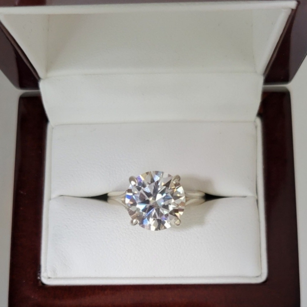 New 5ct Certified Moissanite Engagement Ring - Picture 6 of 12
